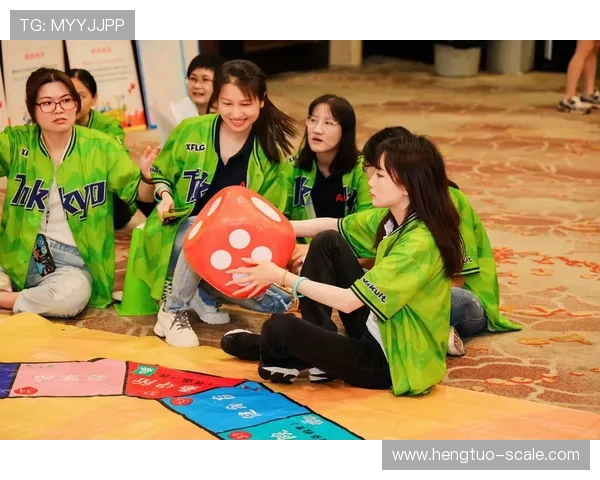 团队合作猜测足球明星名字的趣味挑战活动